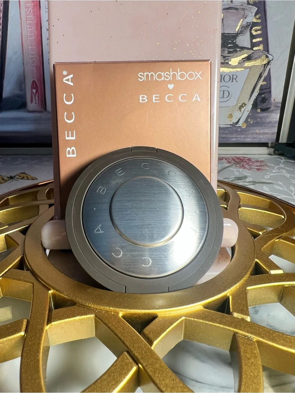 BECCA x Smashbox Shimmering Highlighter - UFO Style Compact